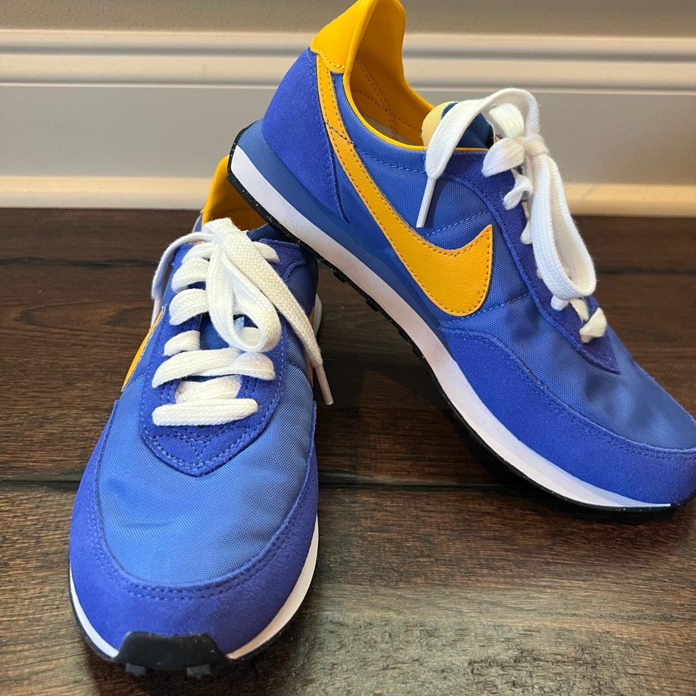 NIKE WAFFLE TRAINER 2 - NEVER WORN